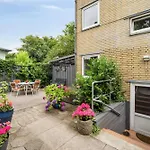 Delicius Apartment Near The Beach,Metro, Airport