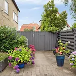 Delicius Apartment Near The Beach,Metro, Airport